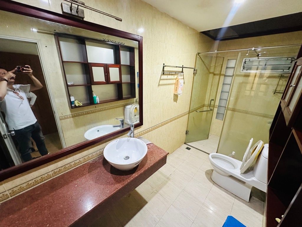 Bán nhà Phương Mai - diện tích 32,1m2 5 tầng - ô tô thông - giá 16,9 tỷ