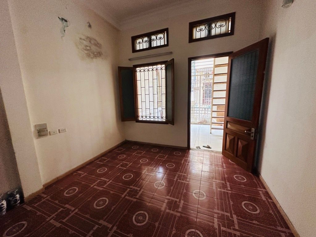 Bán nhà Phương Mai - diện tích 32,1m2 5 tầng - ô tô thông - giá 16,9 tỷ