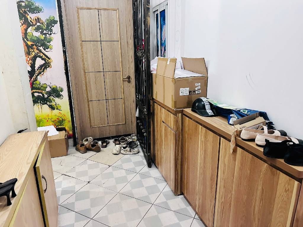 Bán nhà Hoàng Mai - diện tích 35m2 5 tầng - Ô TÔ ĐỖ CỬA QUA NHÀ - giá 1,65 tỷ