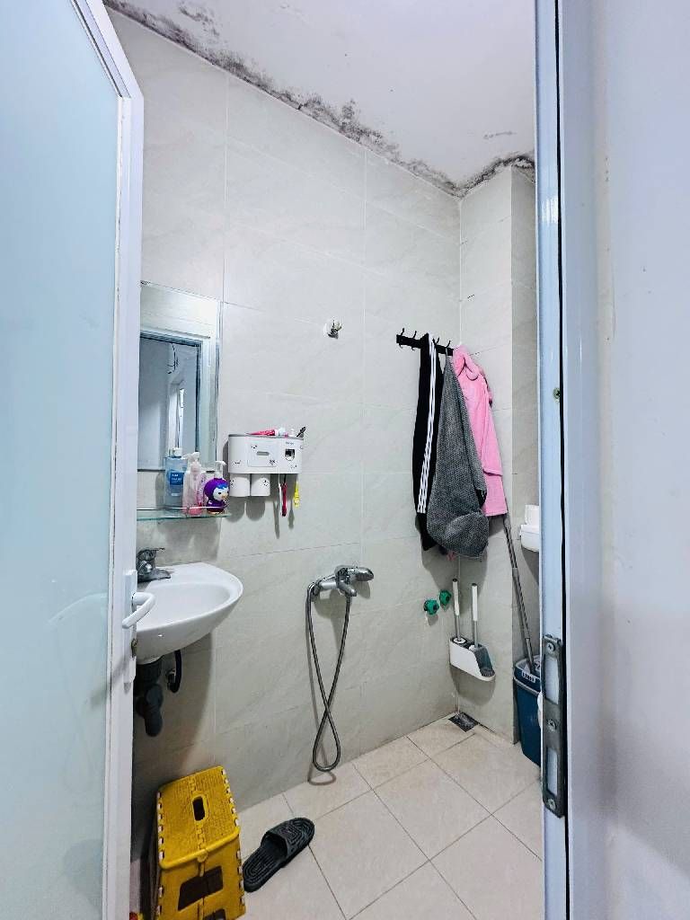 Bán nhà Hoàng Mai - diện tích 35m2 5 tầng - Ô TÔ ĐỖ CỬA QUA NHÀ - giá 1,65 tỷ