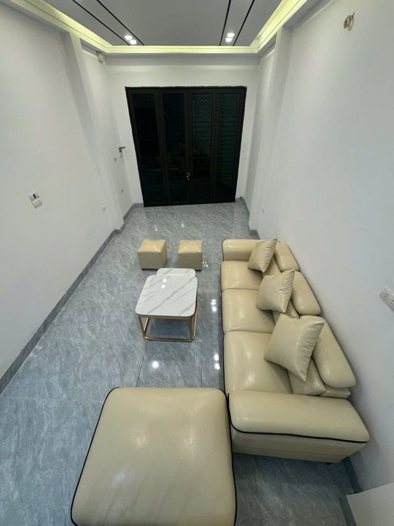 Bán nhà Định Công Hạ - diện tích 38.5m2 2 tầng - Nhà mới đủ nội thất - giá 3,15 tỷ