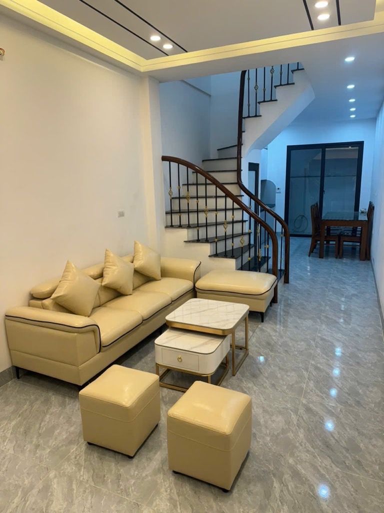 Bán nhà Định Công Hạ - diện tích 38.5m2 2 tầng - Nhà mới đủ nội thất - giá 3,15 tỷ