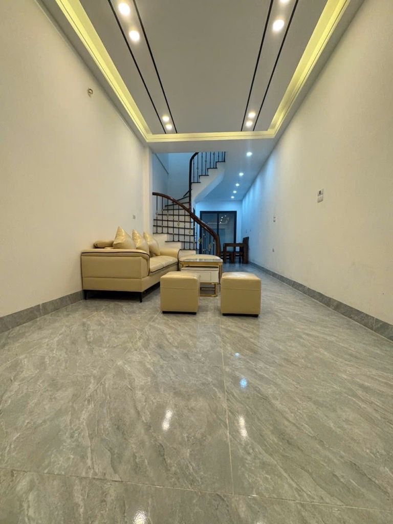 Bán nhà Định Công Hạ - diện tích 38.5m2 2 tầng - Nhà mới đủ nội thất - giá 3,15 tỷ