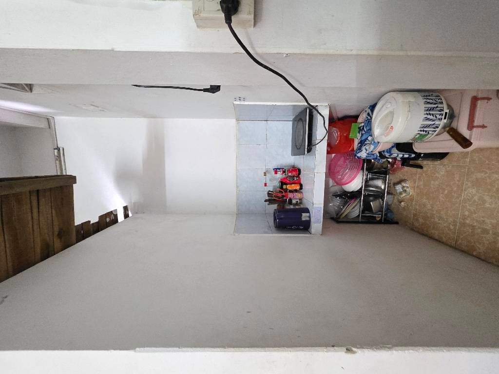 Bán nhà Vũ Hữu - diện tích 38.8m2 1 tầng - Ô tô tránh đỗ - giá 5,9 tỷ