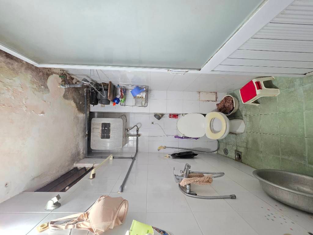 Bán nhà Vũ Hữu - diện tích 38.8m2 1 tầng - Ô tô tránh đỗ - giá 5,9 tỷ