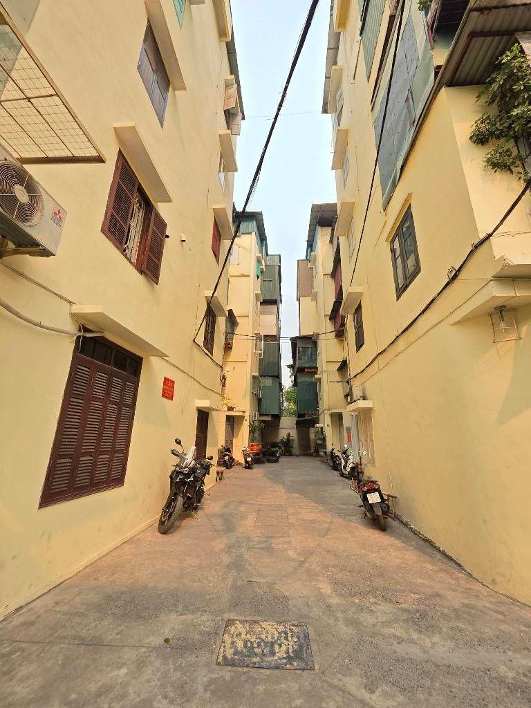 Bán nhà Vũ Hữu - diện tích 38.8m2 1 tầng - Ô tô tránh đỗ - giá 5,9 tỷ