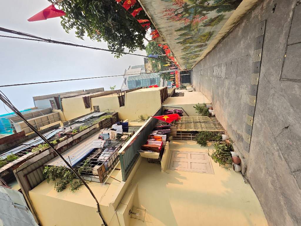 Bán nhà Vũ Hữu - diện tích 38.8m2 1 tầng - Ô tô tránh đỗ - giá 5,9 tỷ