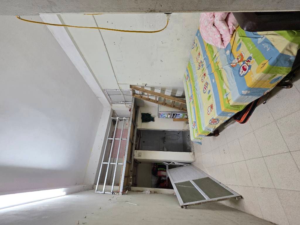 Bán nhà Vũ Hữu - diện tích 38.8m2 1 tầng - Ô tô tránh đỗ - giá 5,9 tỷ