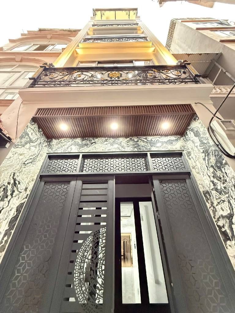 Bán nhà Tôn Đức Thắng - diện tích 45,6m2 6 tầng - SIÊU PHẨM BUILDING THANG MÁY - giá 18,5 tỷ