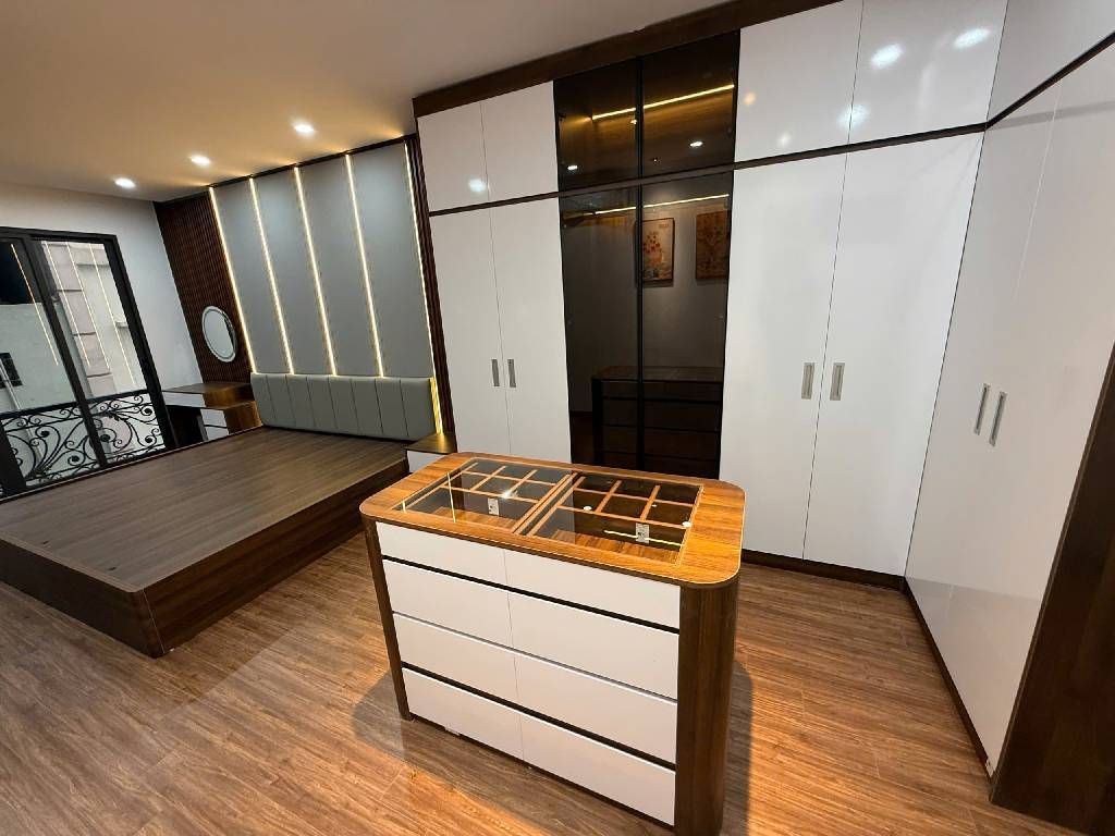 Bán nhà Tôn Đức Thắng - diện tích 45,6m2 6 tầng - SIÊU PHẨM BUILDING THANG MÁY - giá 18,5 tỷ