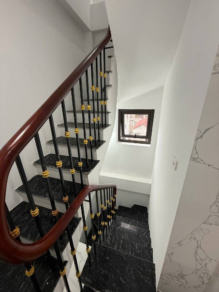 Bán nhà Tôn Đức Thắng - diện tích 45,6m2 6 tầng - SIÊU PHẨM BUILDING THANG MÁY - giá 18,5 tỷ