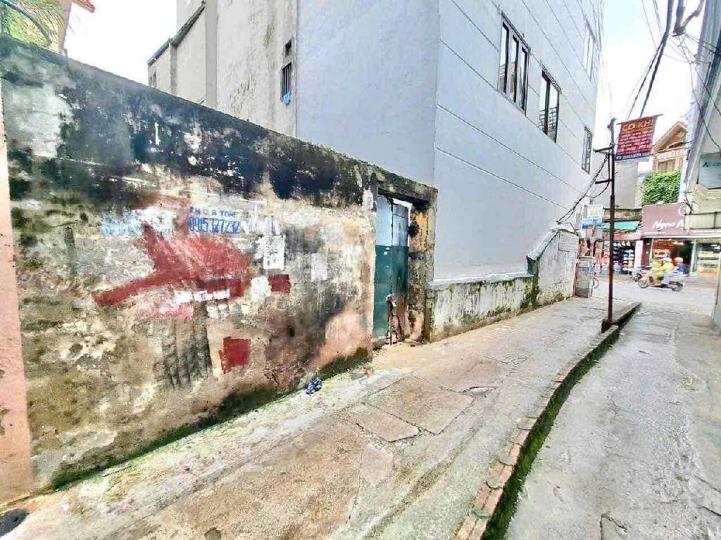 Bán nhà Trương Định - diện tích 81.8m2 1 tầng - Đất vàng xây ở - giá 20 tỷ