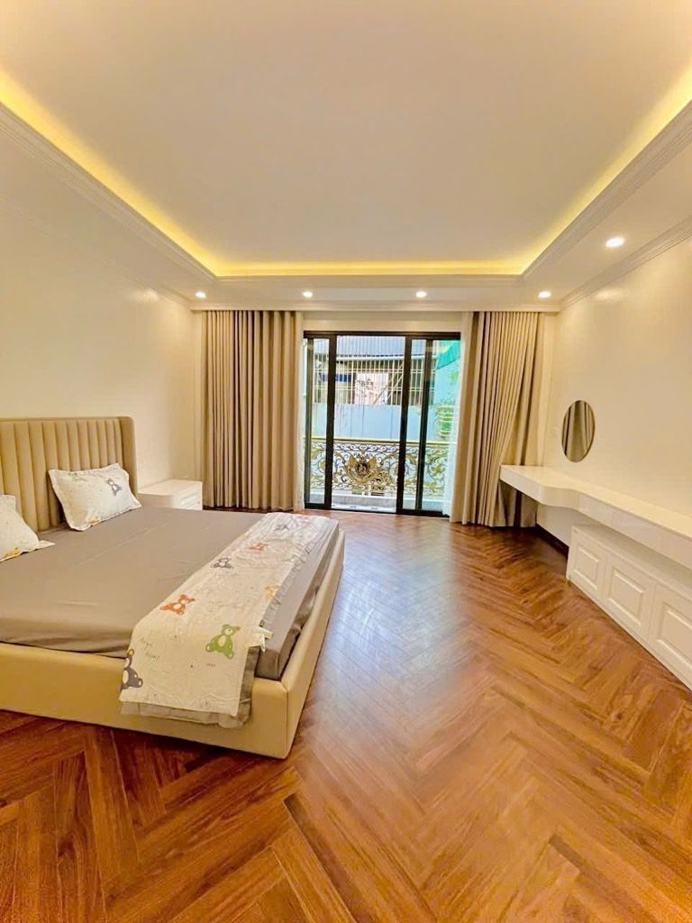 Bán nhà Vĩnh Hưng - diện tích 44m2 6 tầng - Thang máy, xây mới cứng - giá 15 tỷ