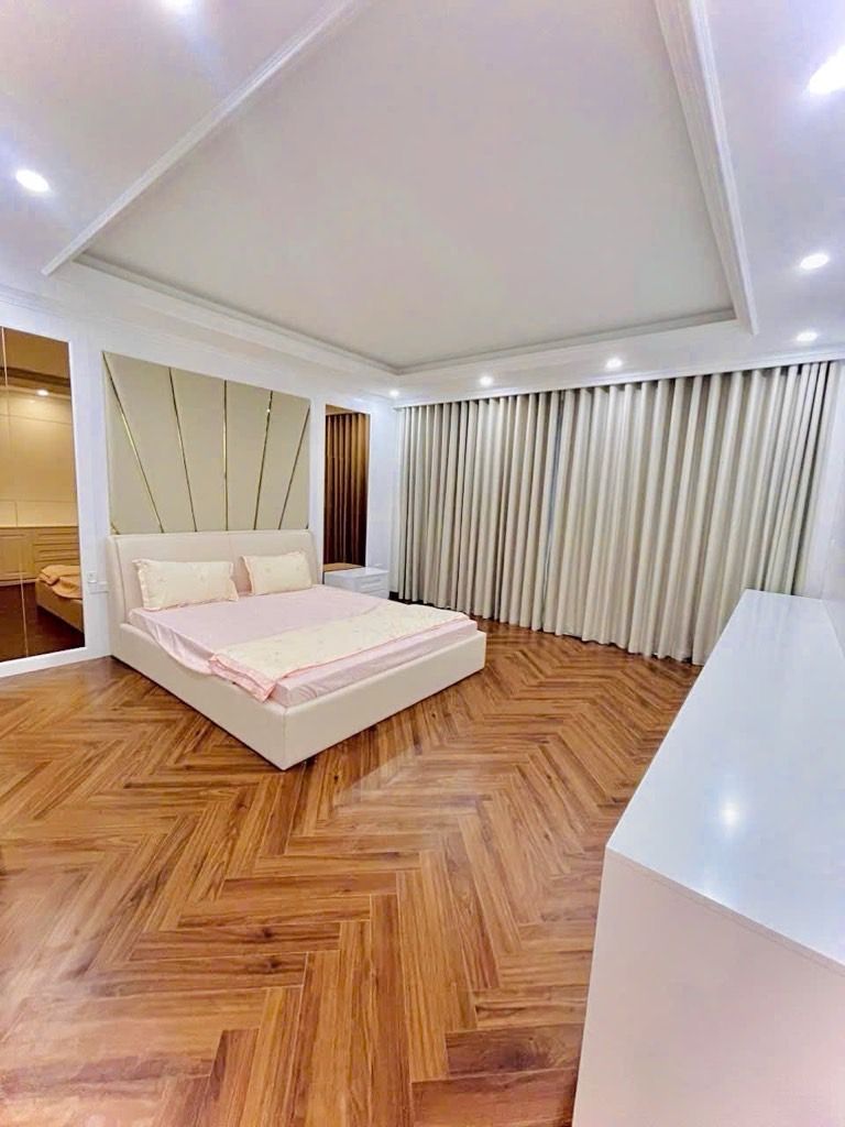 Bán nhà Vĩnh Hưng - diện tích 44m2 6 tầng - Thang máy, xây mới cứng - giá 15 tỷ