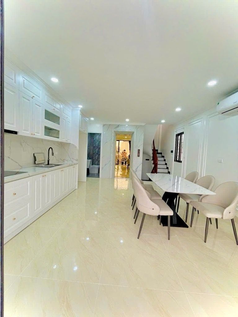 Bán nhà Vĩnh Hưng - diện tích 44m2 6 tầng - Thang máy, xây mới cứng - giá 15 tỷ