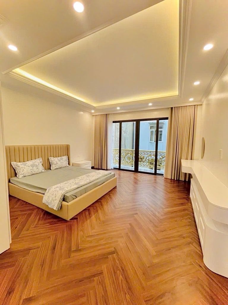 Bán nhà Vĩnh Hưng - diện tích 44m2 6 tầng - Thang máy, xây mới cứng - giá 15 tỷ