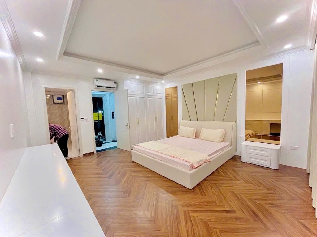 Bán nhà Vĩnh Hưng - diện tích 44m2 6 tầng - Thang máy, xây mới cứng - giá 15 tỷ