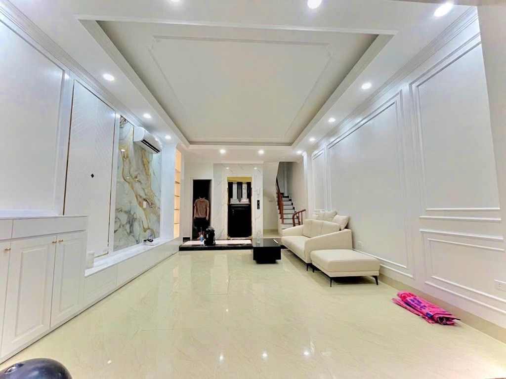 Bán nhà Vĩnh Hưng - diện tích 44m2 6 tầng - Thang máy, xây mới cứng - giá 15 tỷ