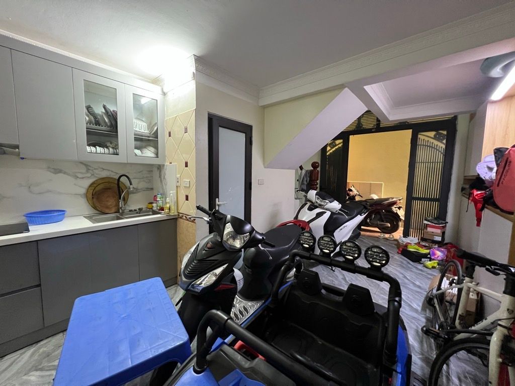 Bán nhà Khương Thượng - diện tích 28m2 5 tầng - ô tô cách 50m - giá 8,1 tỷ