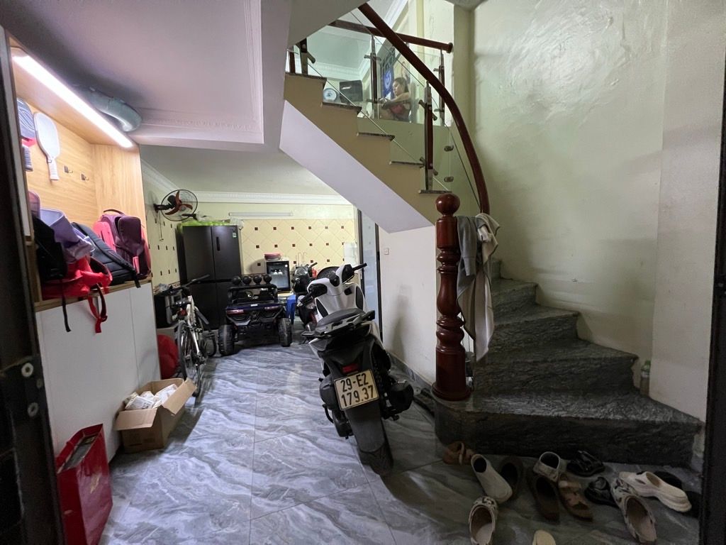 Bán nhà Khương Thượng - diện tích 28m2 5 tầng - ô tô cách 50m - giá 8,1 tỷ