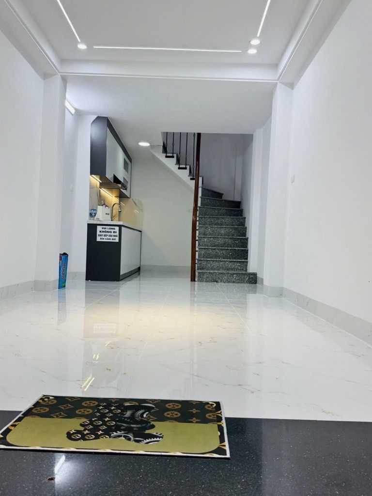 Bán nhà Bùi Xương Trạch - diện tích 22,5m2 5 tầng - ô tô đỗ cửa - giá 7,3 tỷ