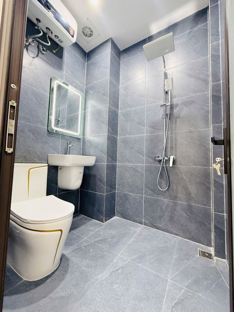 Bán nhà Bùi Xương Trạch - diện tích 22,5m2 5 tầng - ô tô đỗ cửa - giá 7,3 tỷ