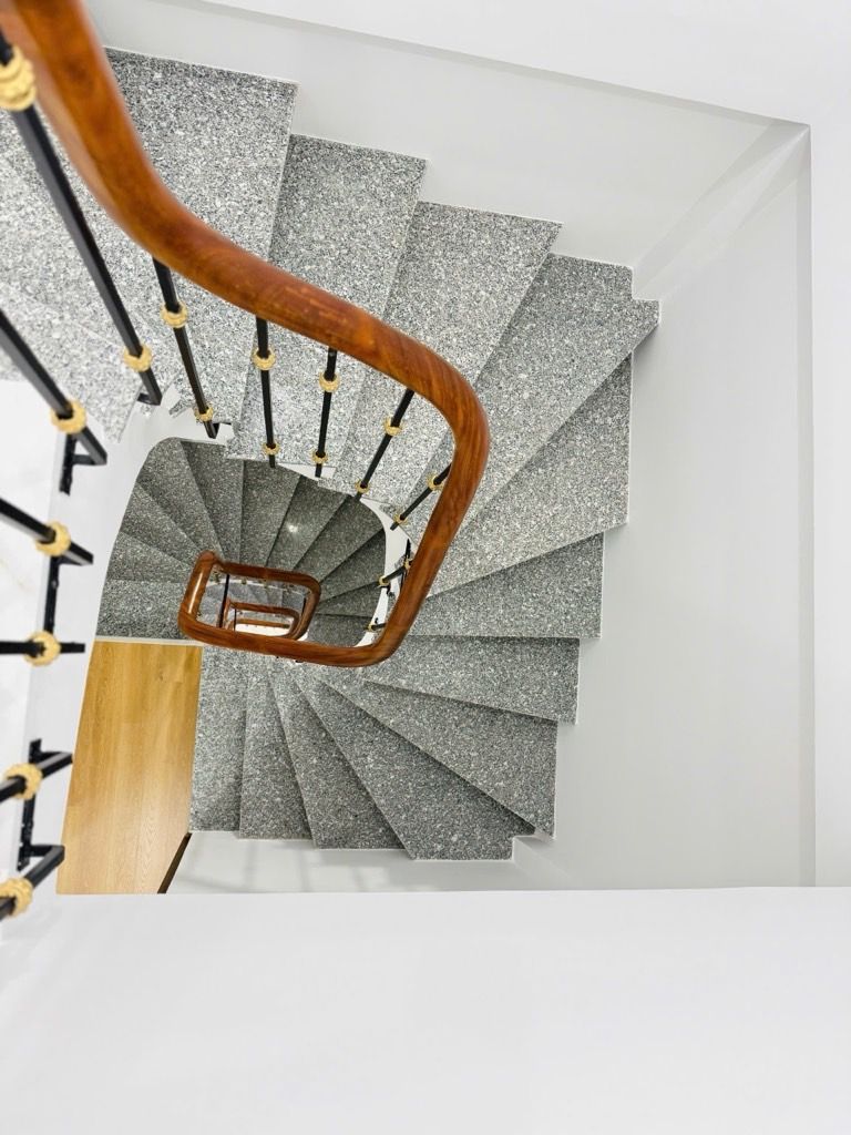 Bán nhà Bùi Xương Trạch - diện tích 22,5m2 5 tầng - ô tô đỗ cửa - giá 7,3 tỷ