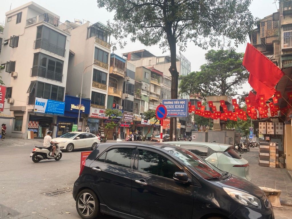 Bán nhà Thanh Nhàn - diện tích 37,3m2 1 tầng - ô tô đỗ cửa - giá 8,4 tỷ