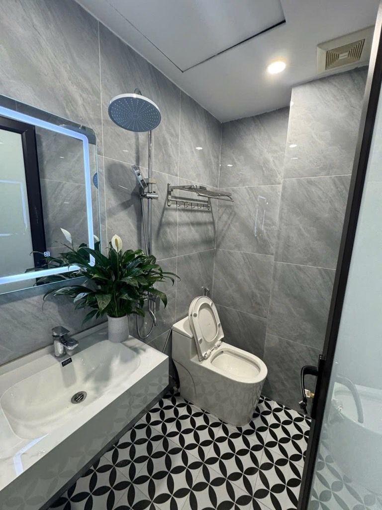 Bán nhà ngõ chợ Khâm Thiên - diện tích 22,8m2 4 tầng - ô tô vào trong nhà - giá 6,5 tỷ