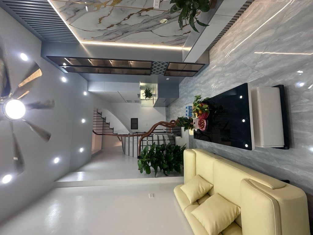 Bán nhà ngõ chợ Khâm Thiên - diện tích 22,8m2 4 tầng - ô tô vào trong nhà - giá 6,5 tỷ