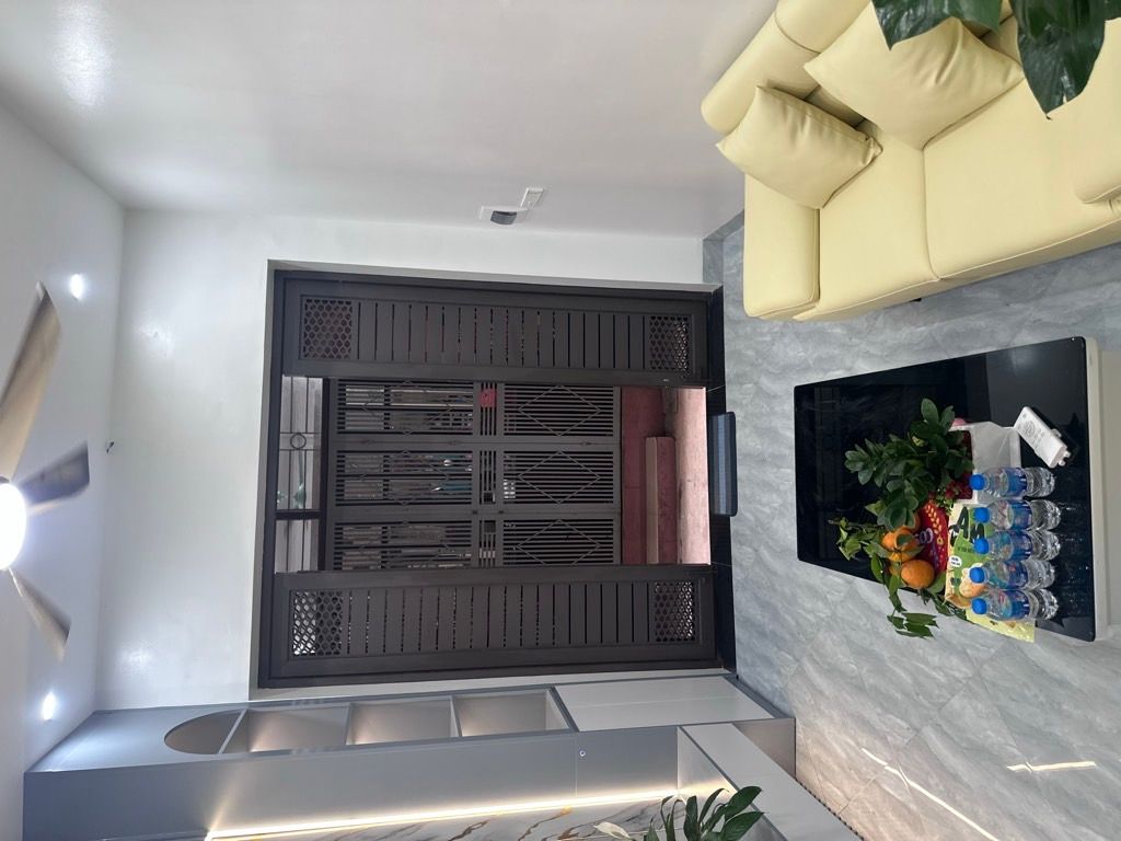 Bán nhà ngõ chợ Khâm Thiên - diện tích 22,8m2 4 tầng - ô tô vào trong nhà - giá 6,5 tỷ