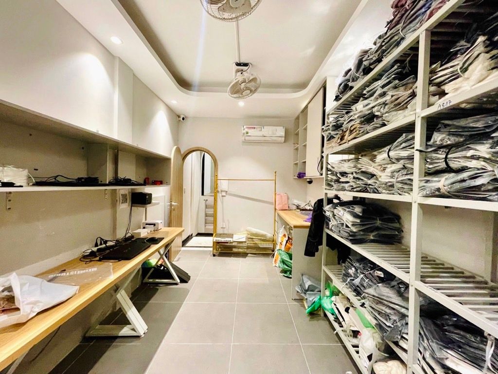 Bán nhà Vũ Thạnh - diện tích 25m2 5 tầng - ô tô đỗ cửa - giá 7,9 tỷ