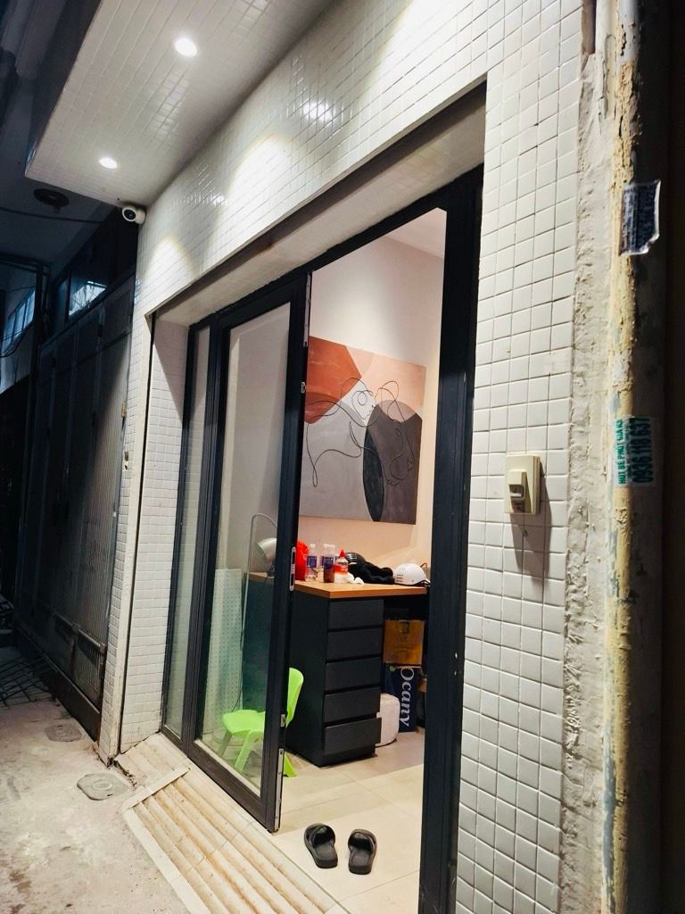 Bán nhà Vũ Thạnh - diện tích 25m2 5 tầng - ô tô đỗ cửa - giá 7,9 tỷ