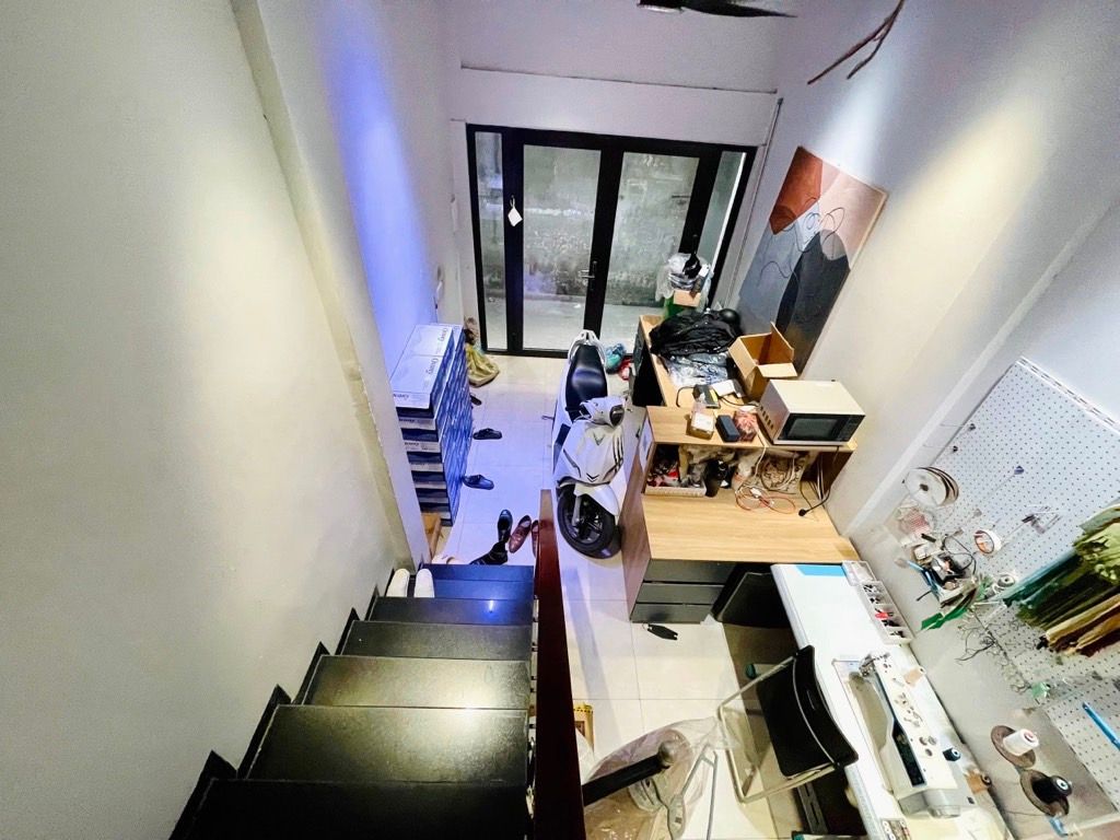 Bán nhà Vũ Thạnh - diện tích 25m2 5 tầng - ô tô đỗ cửa - giá 7,9 tỷ