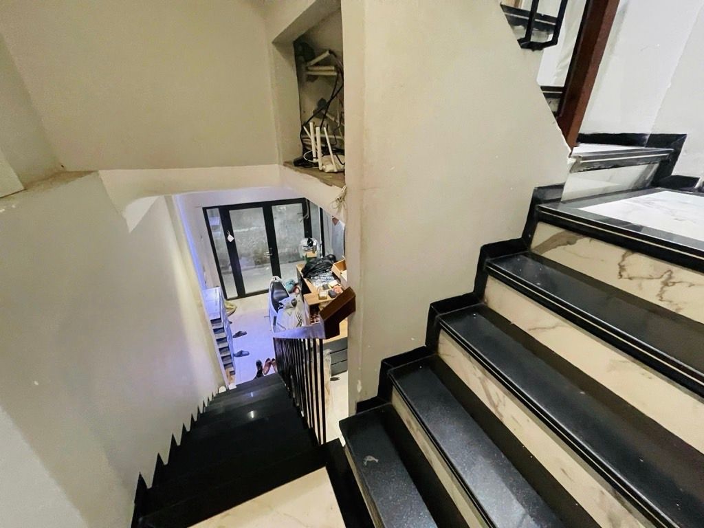 Bán nhà Vũ Thạnh - diện tích 25m2 5 tầng - ô tô đỗ cửa - giá 7,9 tỷ