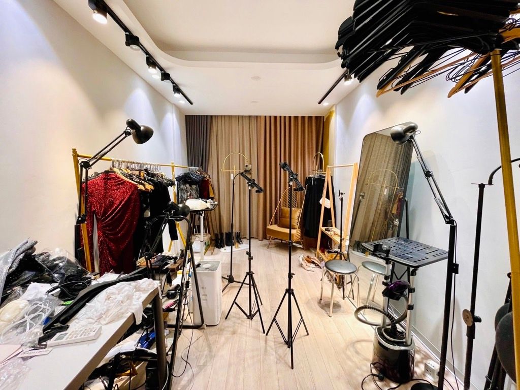 Bán nhà Vũ Thạnh - diện tích 25m2 5 tầng - ô tô đỗ cửa - giá 7,9 tỷ