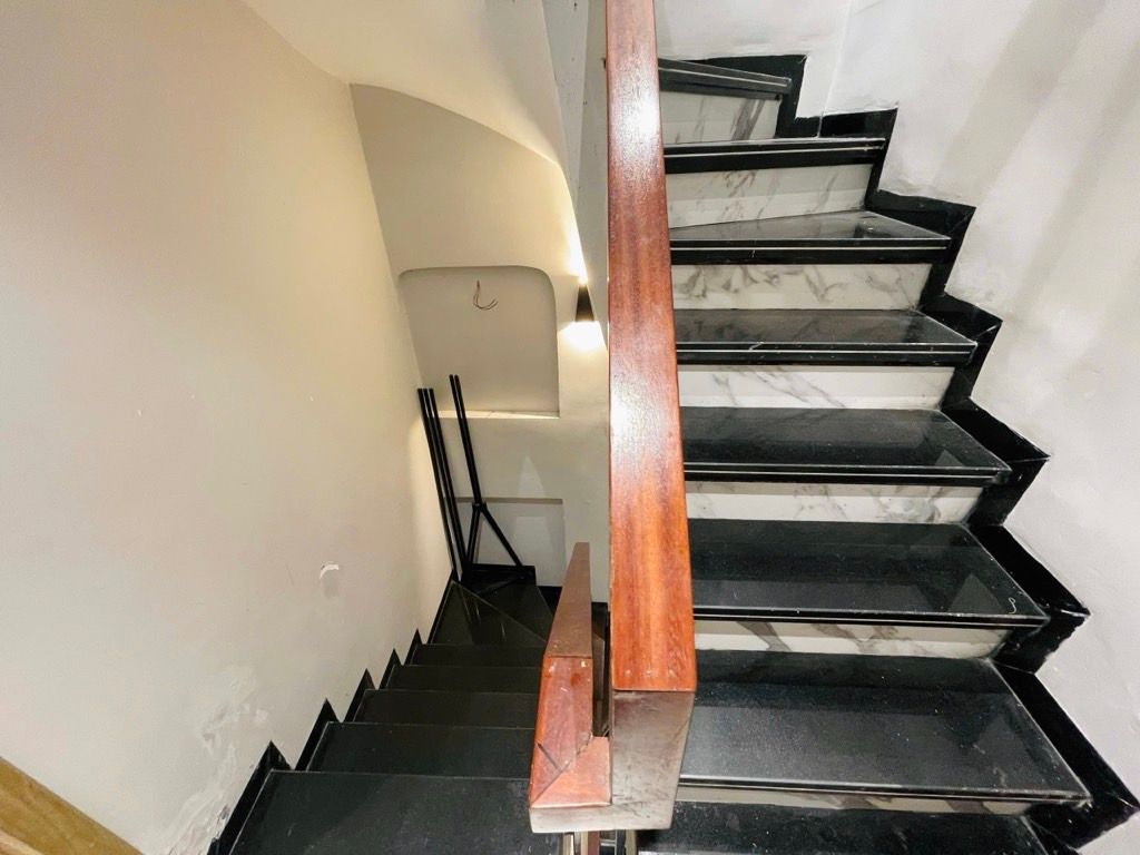 Bán nhà Vũ Thạnh - diện tích 25m2 5 tầng - ô tô đỗ cửa - giá 7,9 tỷ