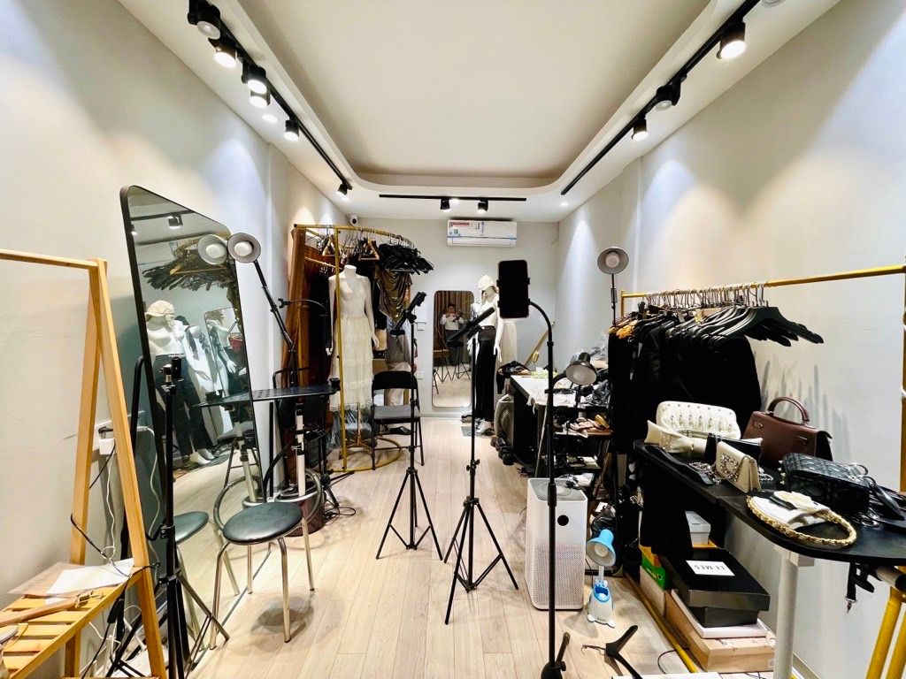 Bán nhà Vũ Thạnh - diện tích 25m2 5 tầng - ô tô đỗ cửa - giá 7,9 tỷ