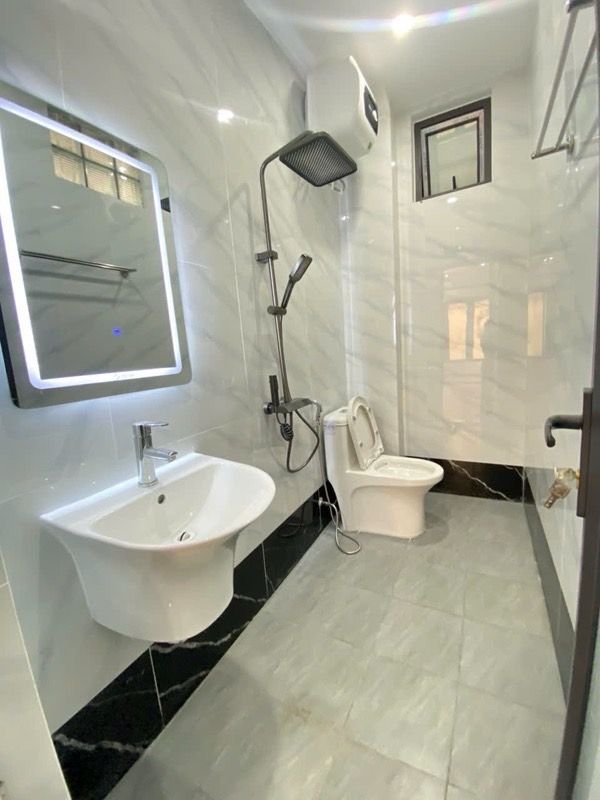 Bán nhà Khương Đình - diện tích 32m2 6 tầng - Lô góc, thang máy - giá 8,9 tỷ