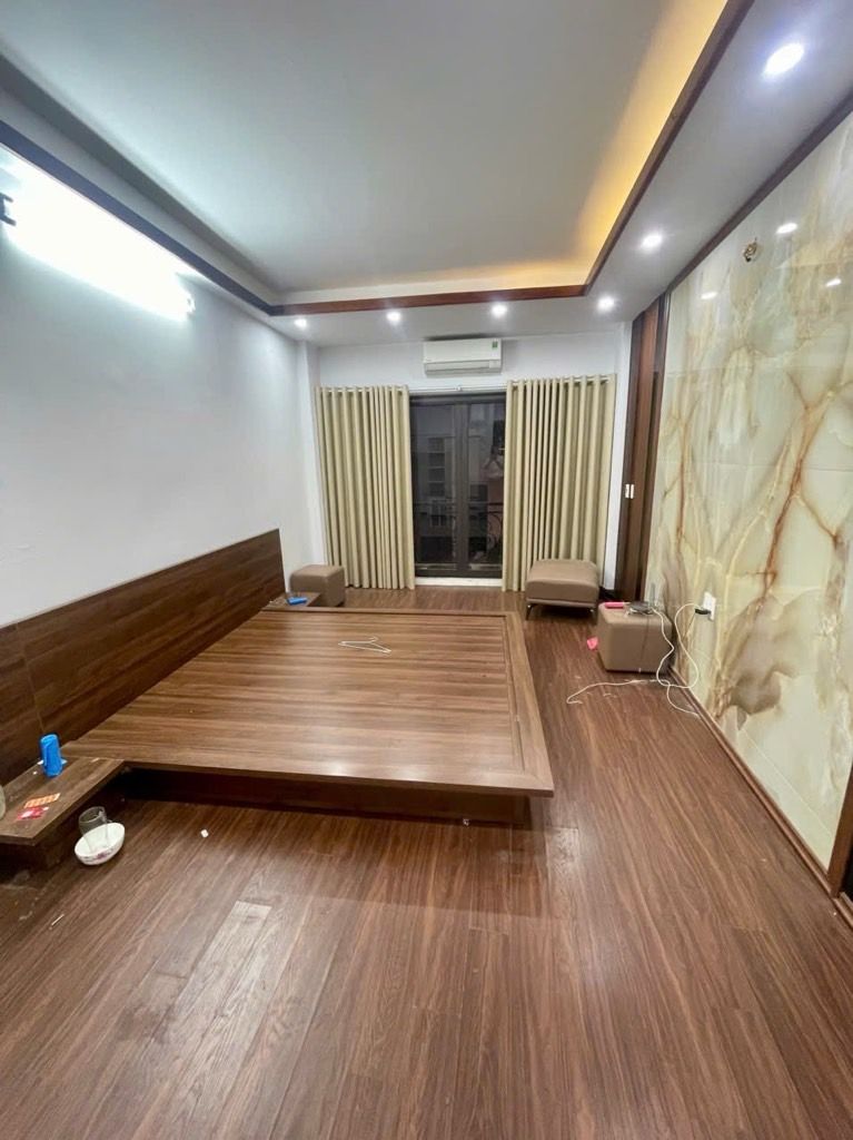 Bán nhà Hoàng Mai - diện tích 63,5m2 5 tầng - Ô tô tránh - giá 24,9 tỷ