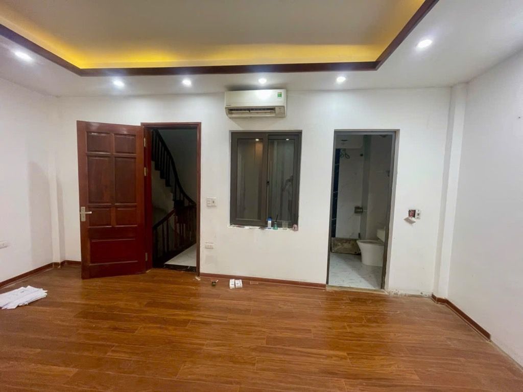Bán nhà Hoàng Mai - diện tích 63,5m2 5 tầng - Ô tô tránh - giá 24,9 tỷ