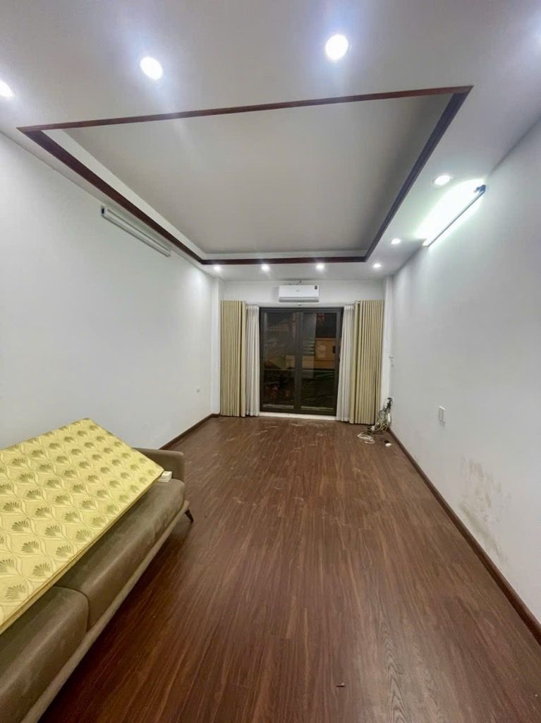 Bán nhà Hoàng Mai - diện tích 63,5m2 5 tầng - Ô tô tránh - giá 24,9 tỷ