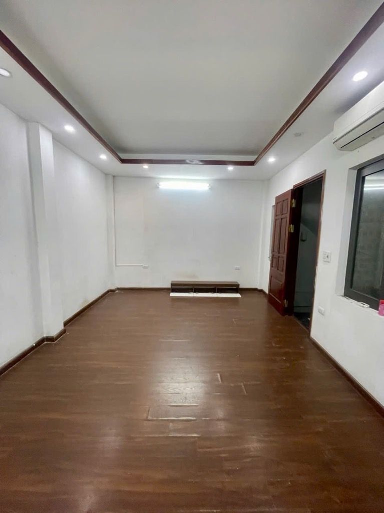 Bán nhà Hoàng Mai - diện tích 63,5m2 5 tầng - Ô tô tránh - giá 24,9 tỷ