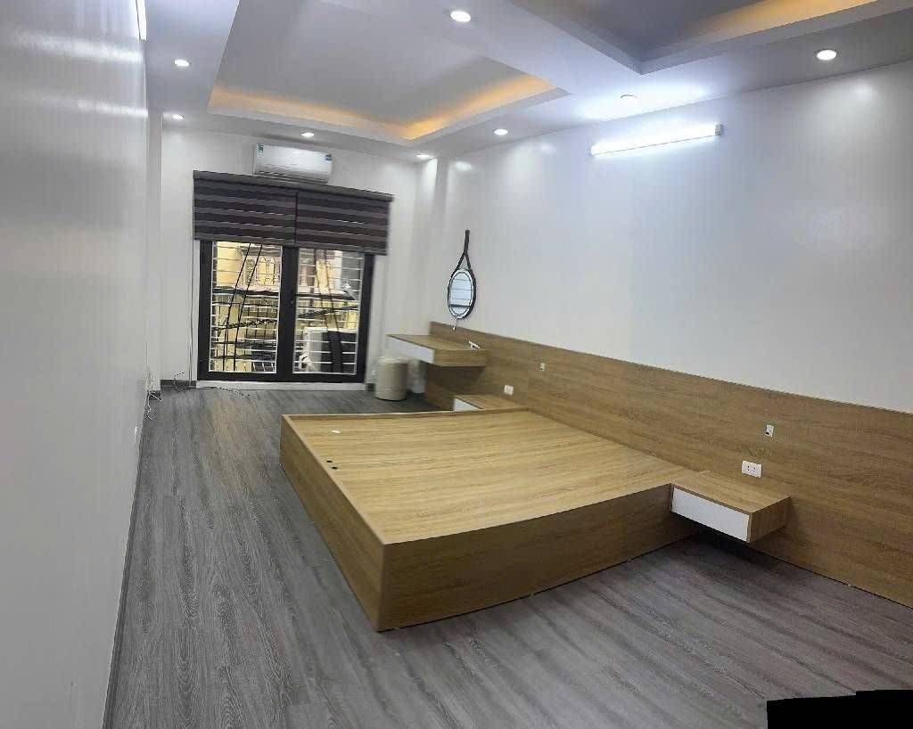 Bán nhà Thịnh Liệt - diện tích 37m2 5 tầng - ô tô đỗ cửa - giá 9,9 tỷ