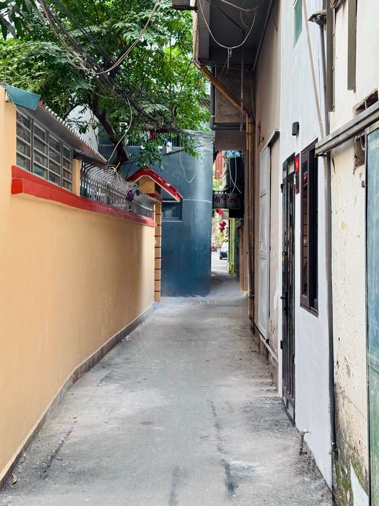 Bán nhà Vũ Hữu - diện tích 17.8m2 4 tầng - Thổ cư dưới 6 tỷ - giá 5,6 tỷ