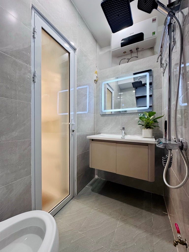 Bán nhà Vũ Hữu - diện tích 17.8m2 4 tầng - Thổ cư dưới 6 tỷ - giá 5,6 tỷ