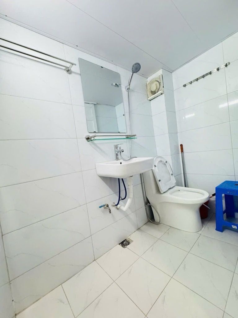 Bán nhà Tập Thể C9 Khương Thượng - diện tích 70m2 1 tầng - Lô góc thoáng sáng - giá 3,75 tỷ