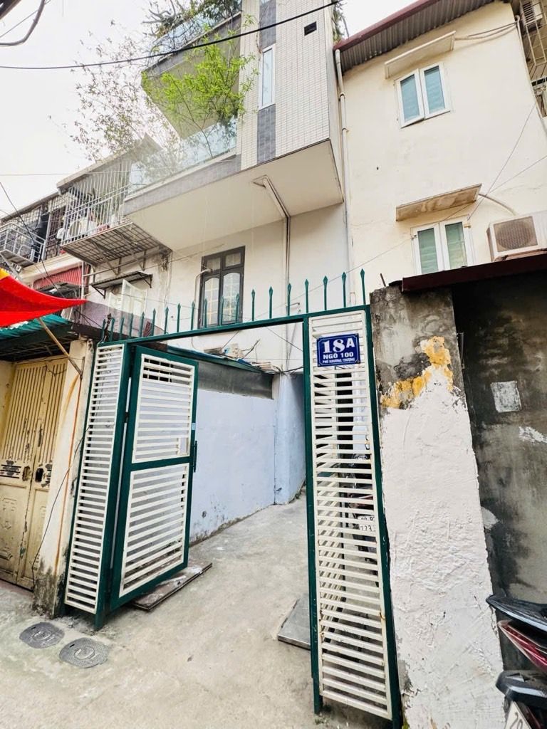 Bán nhà Tập Thể C9 Khương Thượng - diện tích 70m2 1 tầng - Lô góc thoáng sáng - giá 3,75 tỷ