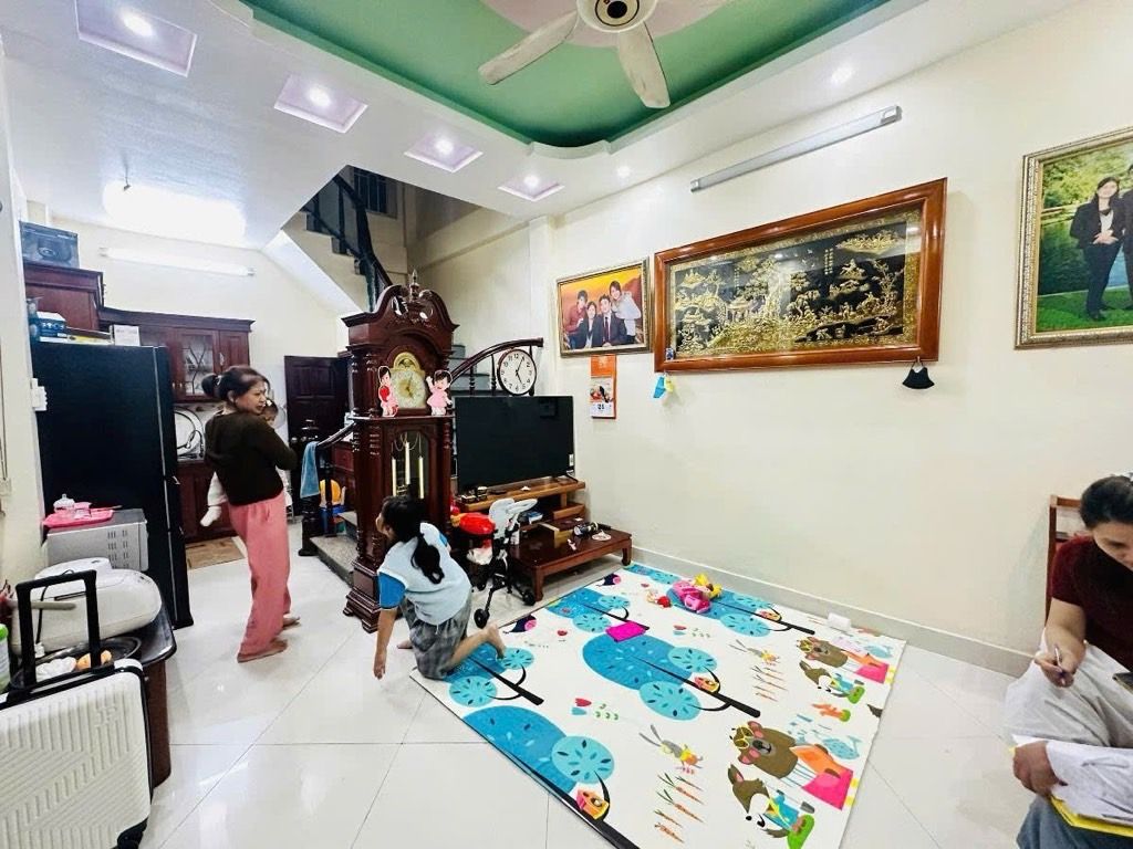 Bán nhà Minh Khai - diện tích 32m2 5 tầng - Nhà đẹp ở ngay - giá 8,3 tỷ