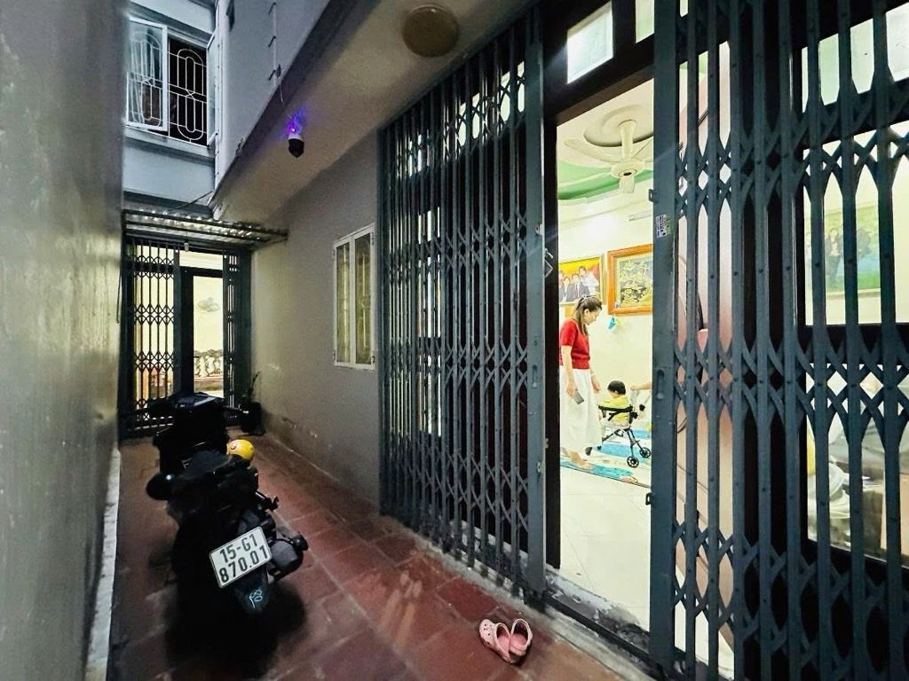 Bán nhà Minh Khai - diện tích 32m2 5 tầng - Nhà đẹp ở ngay - giá 8,3 tỷ